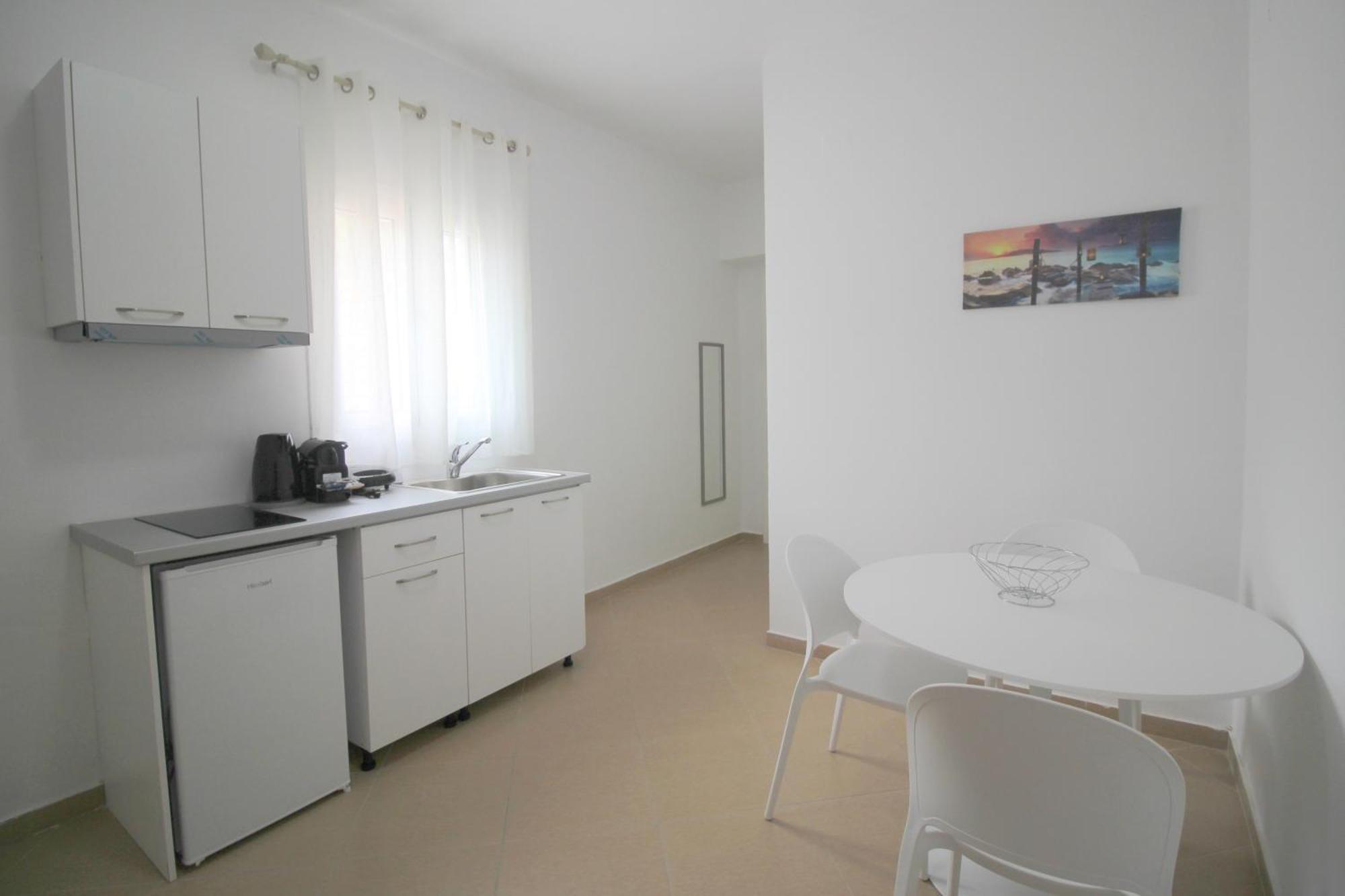 Nefeli'S Apartment Himarë Eksteriør billede
